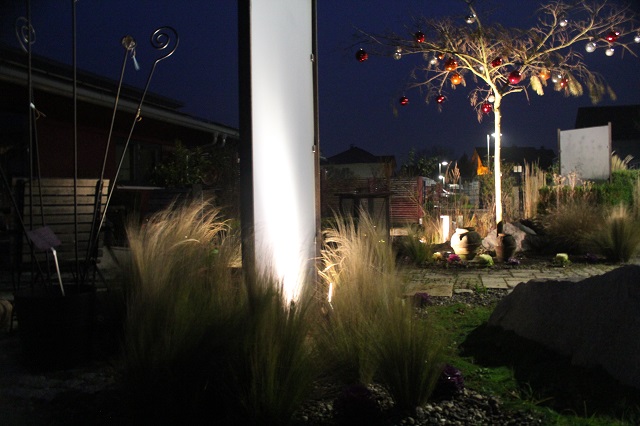 Gartenbeleuchtung Gartenlicht Acrylglas-Sichtschutzelement Albizia (Schlafbaum)