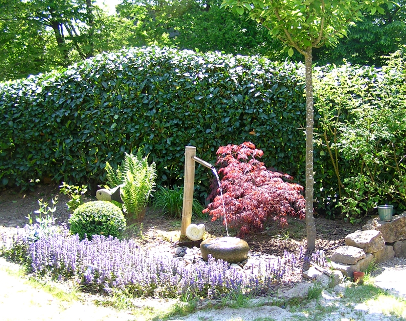 Wassergarten, Japangarten: japanischer Gartenbrunnen Tetsu Bachi